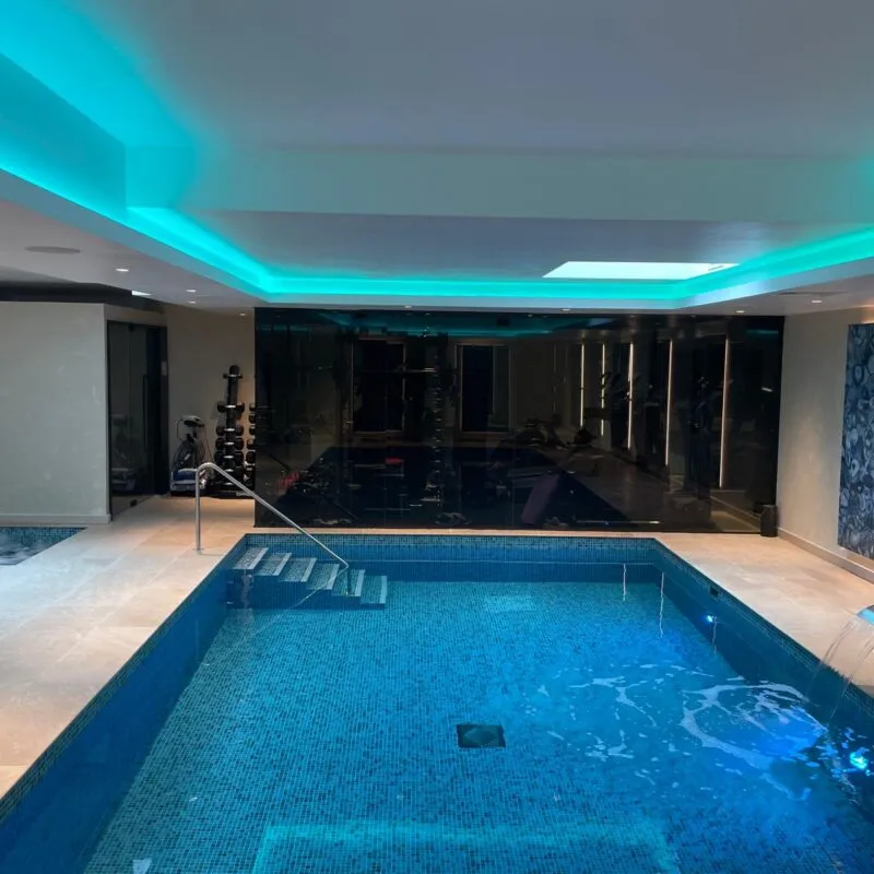 BESPOKE POOL BUILD
